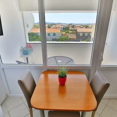 B&B Apartmani * Sukošan